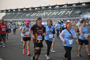 BIB: 
                            <button type="button" onclick="openModal(10465592)" class="btn btn-primary btn-sm float-right btn-popup" data-toggle="modal" data-target=".modal-high-quality">
                        <i class="fas fa-shopping-cart"></i> Add to Cart
                    </button>
                                            <button type="button" onclick="isThisMe(10465592, true)" class="btn btn-success btn-sm float-right btn-popup btn-isme hidden" data-toggle="tooltip" data-placement="bottom" title="นี่คือรูปของคุณใช่ไหม คลิกที่นี่เพื่อเอาเข้าอัลบั้ม">
                        <i class="fas fa-plus"></i> Add to album
                    </button>
                    <button type="button" onclick="isThisMe(10465592, false)" class="btn btn-warning btn-sm float-right btn-popup btn-isnotme hidden">
                        <i class="fas fa-ban"></i> Remove from album
                    </button>